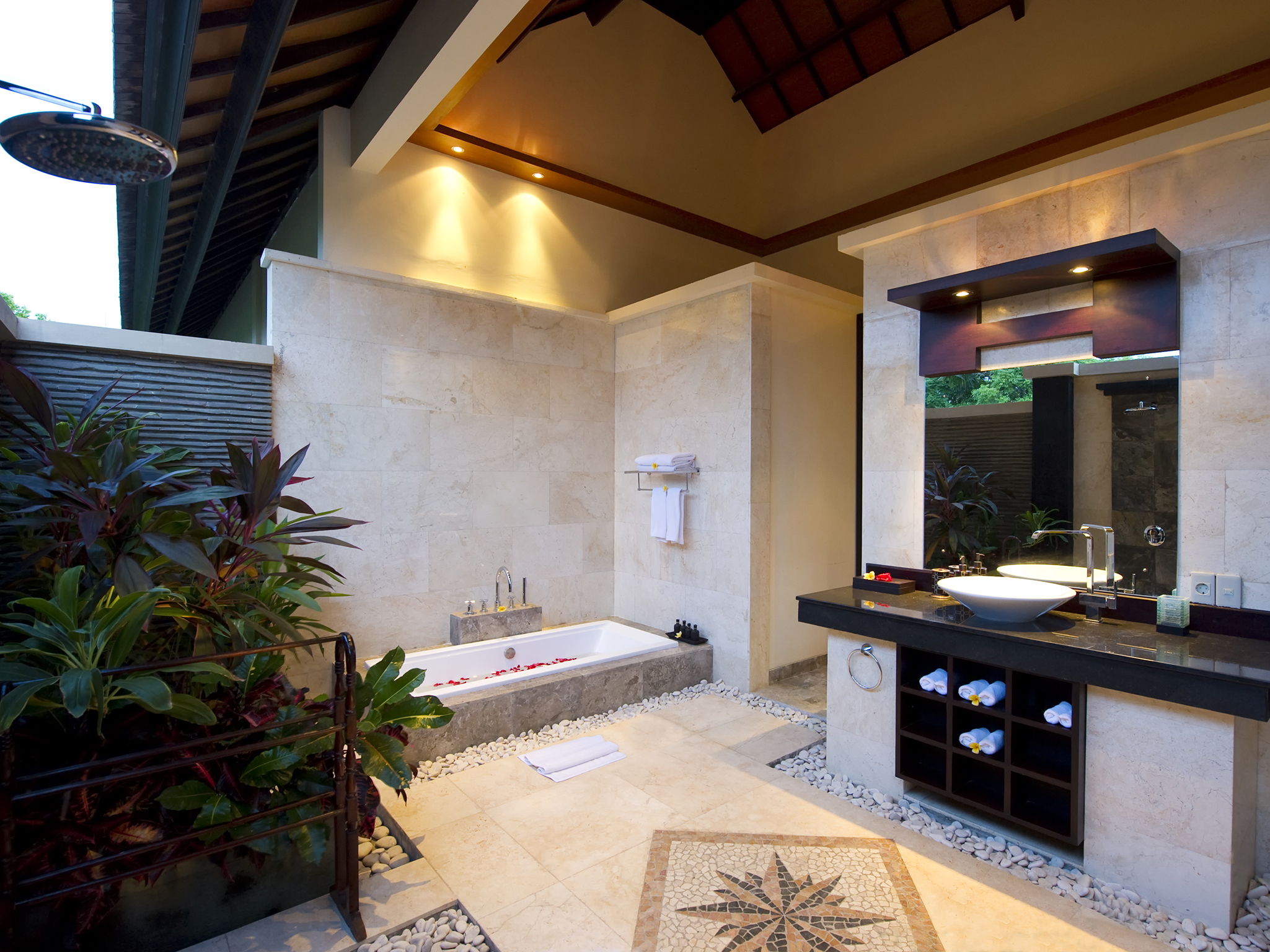 Villa Lega - Master bathroom - Villa LeGa, Seminyak, Bali